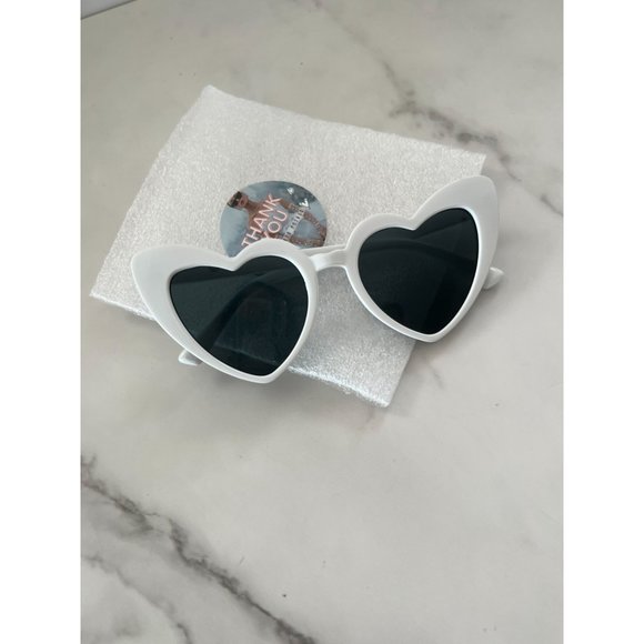 UNTAMED PEARLS White Cateye Bridal Sunglasses NEW - Picture 5 of 6